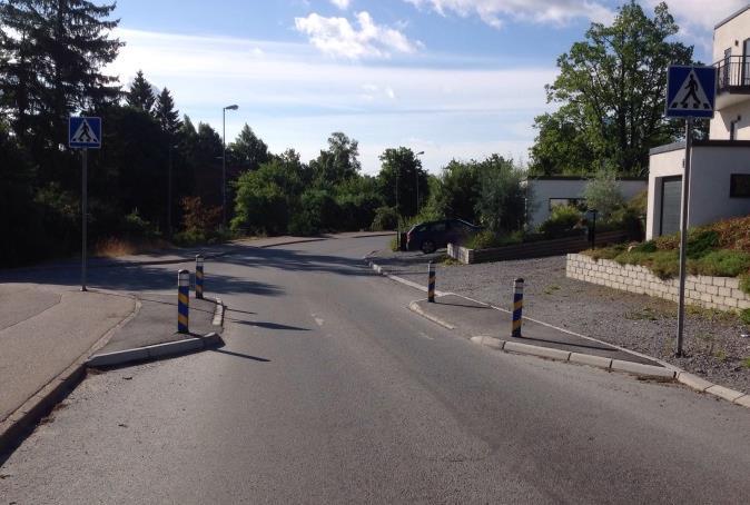 övergångställe eller i vissa fall en busshållplats.