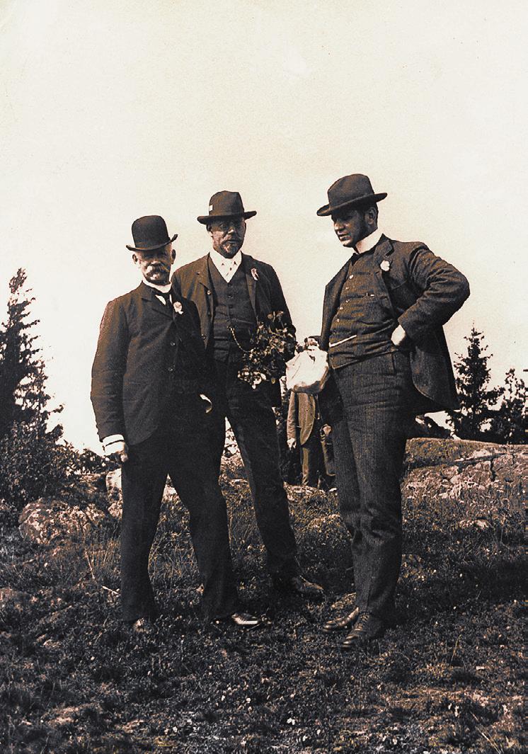 Viktor Balck, Ivar Berger och Sigfrid Edström i samtal inför Riksidrottsförbundets bildande, 1902. Foto: Riksidrottsmuseet 2.