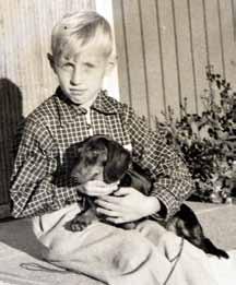 Budkaveln till Börje Gustafson Ett långt liv med hundar Det började för 70 år sedan, närmare bestämt den 9 juni 1945, då föddes jag Börje Gustafson och jag växte upp med hundar.