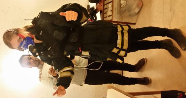 Figur 9. Försöksperson iklädd vinterkläder och Metamax II, pulsklocka och kamera (Foto: M. Asplund). 3.