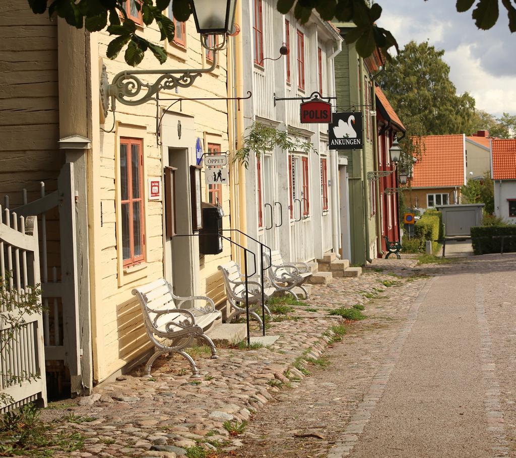 Släktmöte 15 aug 2020 Kära Släktingar, Valla Folkhögskola är uppbokad för vårt kommande släktträff den 15 augusti 2020. Tidpunkter för dagen återkommer vi med.