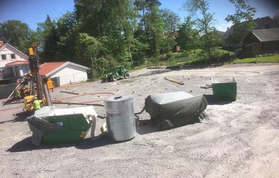 Sida 16 borrluften renades även i ett stort kolfilter. Parallellt med borrningen installerades transformator och ställverk för elförsörjning samt övriga anläggningsdelar ovan mark.