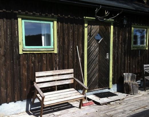 3 (7) Små bruna sportstugor Försöksverksamheten med sälarna var hemligstämplad av militären.