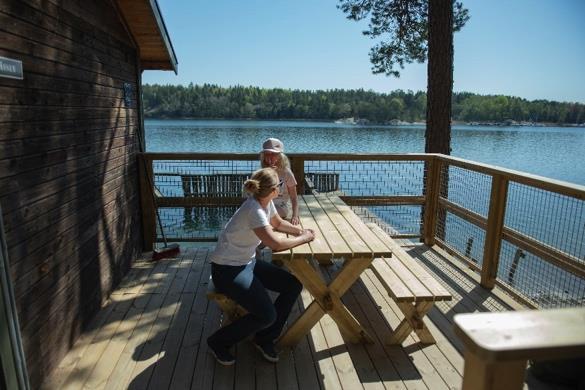 historia. 2. Säkerhetsskäl. Flera element på sälstationen var farliga efter år av eftersatt underhåll.