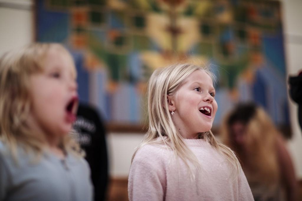 MIDI 16.30-17.30, S:t Johannes kyrka Barn 6-7 år. Sång, samtal bibelberättelser och lek. Information och frågor: Karin Nylander karin.nylander@svenskakyrkan.se 0480-42 14 77 SÅNGFÅGLARNA 16.45-17.