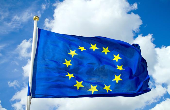 EU-styrd kontroll Nästan alla regler har EU-bakgrund och har utarbetats gemensamt och gäller inom hela EU, däribland: EU:s förordning (EU) 178:2002 EU:s livsmedelslag - grundläggande principer och