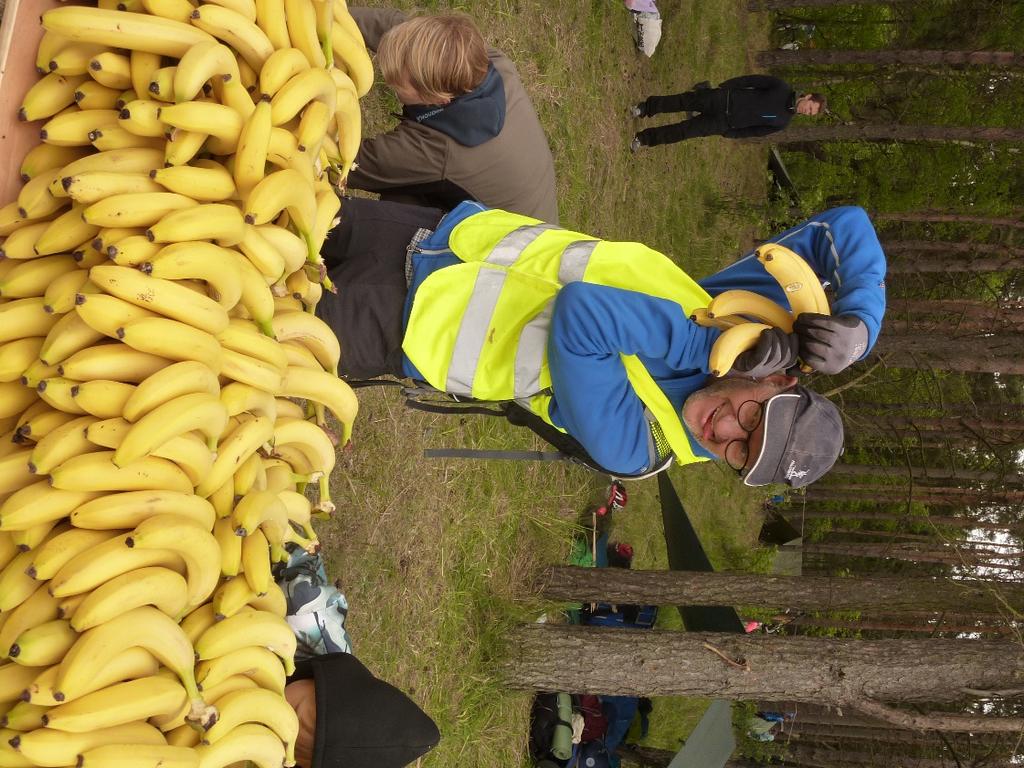 SOPHANTERING Vi räknar med att var och en tar hem tomma förpackningar och annat skräp man skapar under helgen. Uppmana barnen att ta med en påse att samla sitt skräp i.