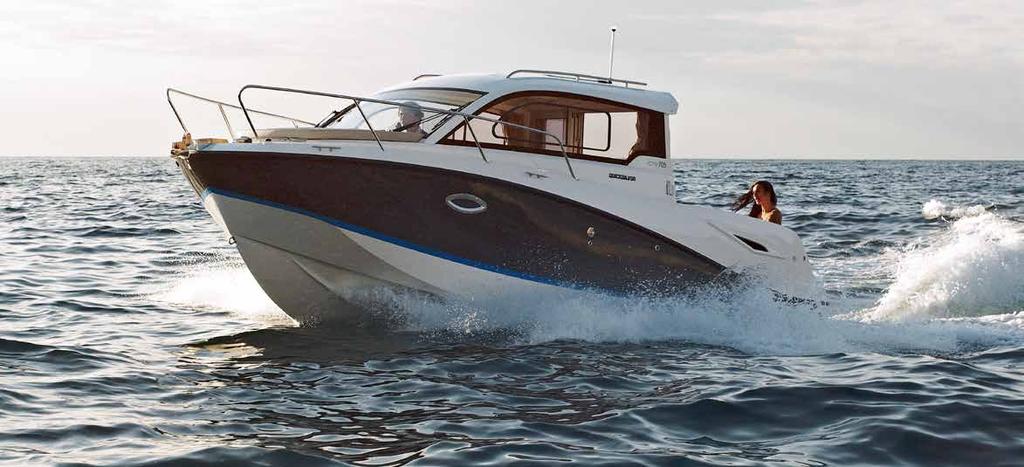 ACTIV 705 LÄTT ATT LEVA Den sportiga, rymliga och mycket individuella Activ 705 Cruiser är en båt som har utformats för att tillbringa tid ute på sjön. Och den gör varje tur till ett äventyr.
