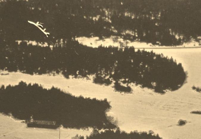 Namnet Pettersberg bör syfta på någon person som i torphistoriens början hette Petter eller Per, oklart vem. Torpplatsen ligger längs södra (hitre) delen av skogskanten.