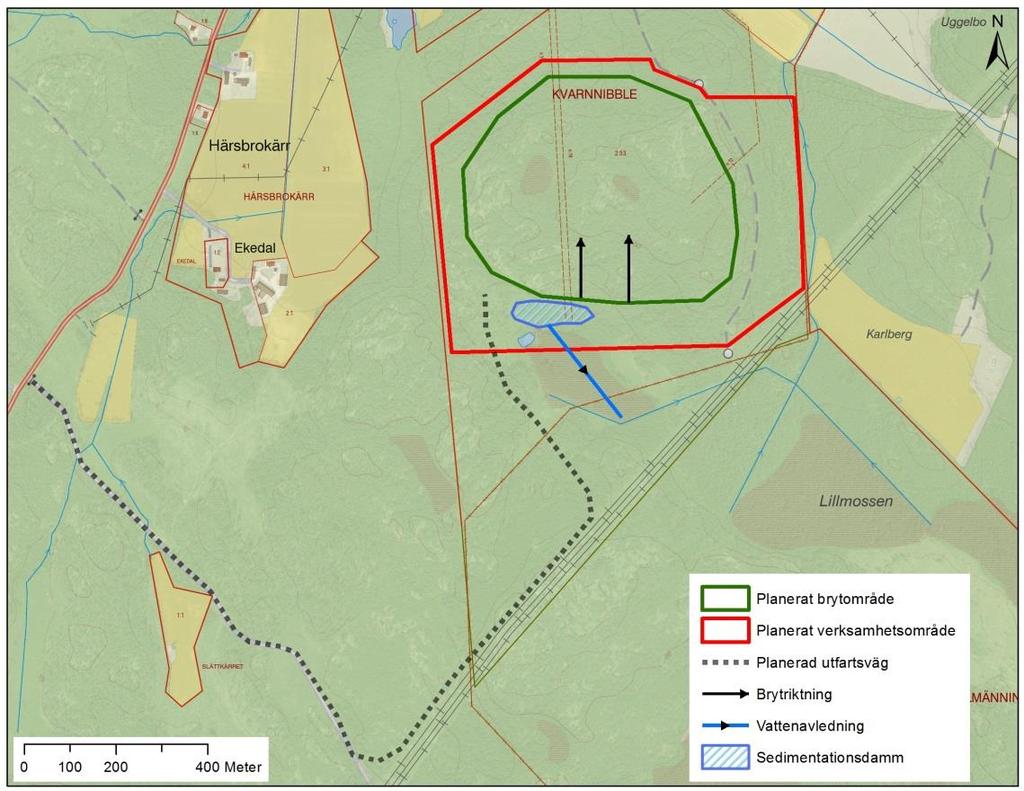 Figur 4.1.1 Planerat verksamhets- och brytningsområde samt föreslagen brytriktning, utfartsväg och sedimentationsdamm.