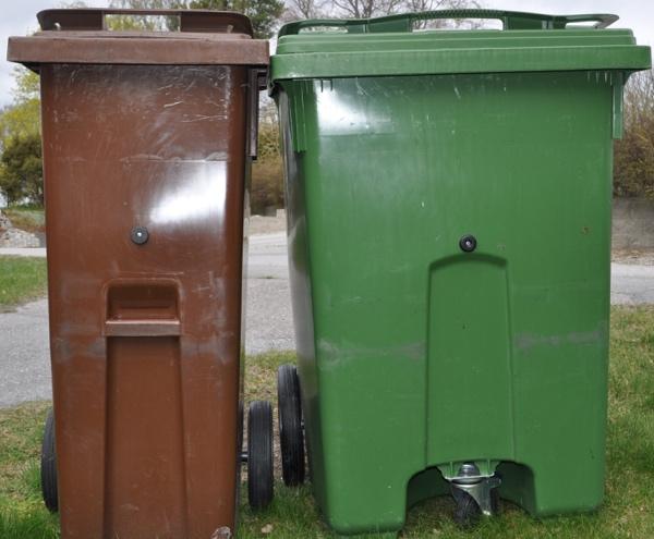 Separata behållare Matavfall och restavfall Insamling av matavfall och restavfall i separata behållare är den vanligaste lösningen för insamling av matavfall i Sverige och där det finns mest