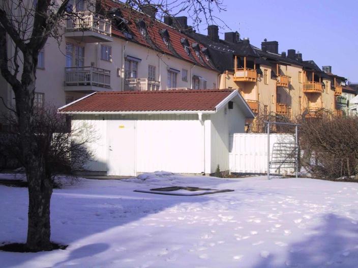 Förpackningar och returpapper Insamling i separata behållare för respektive fraktion är också den lösning som är vanligast för fastighets- eller kvartersnära insamling av förpackningar och