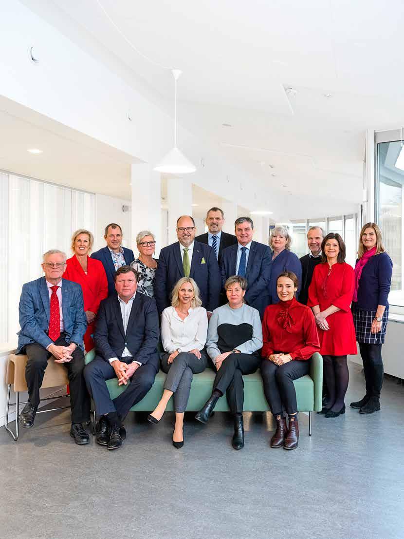 Styrelsen för Folksam Sak Främre raden från vänster Björn Eriksson Ulf Andersson Helena Liljedahl Malin Ackholt Heidi Stensmyren Bakre raden från vänster Åsa Fahlén Patrik Nygren Kerstin Kujala,