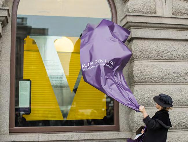Öppet hus i riksdagen 11 Program på Mynttorget Myntorget: Ja, må den leva! I sexton skyltfönster längs Mynttorget och Västerlånggatan gestaltas scener ur den svenska demokratiseringsprocessen.