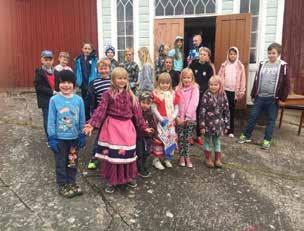 På skullan öppnar vi en loppis med lite finare föremål. Den är öppen då museigården håller öppet. Välkomna!! Vi tar gärna emot föremål till loppisarna! Kontakta René Sköld om du vill ge något.