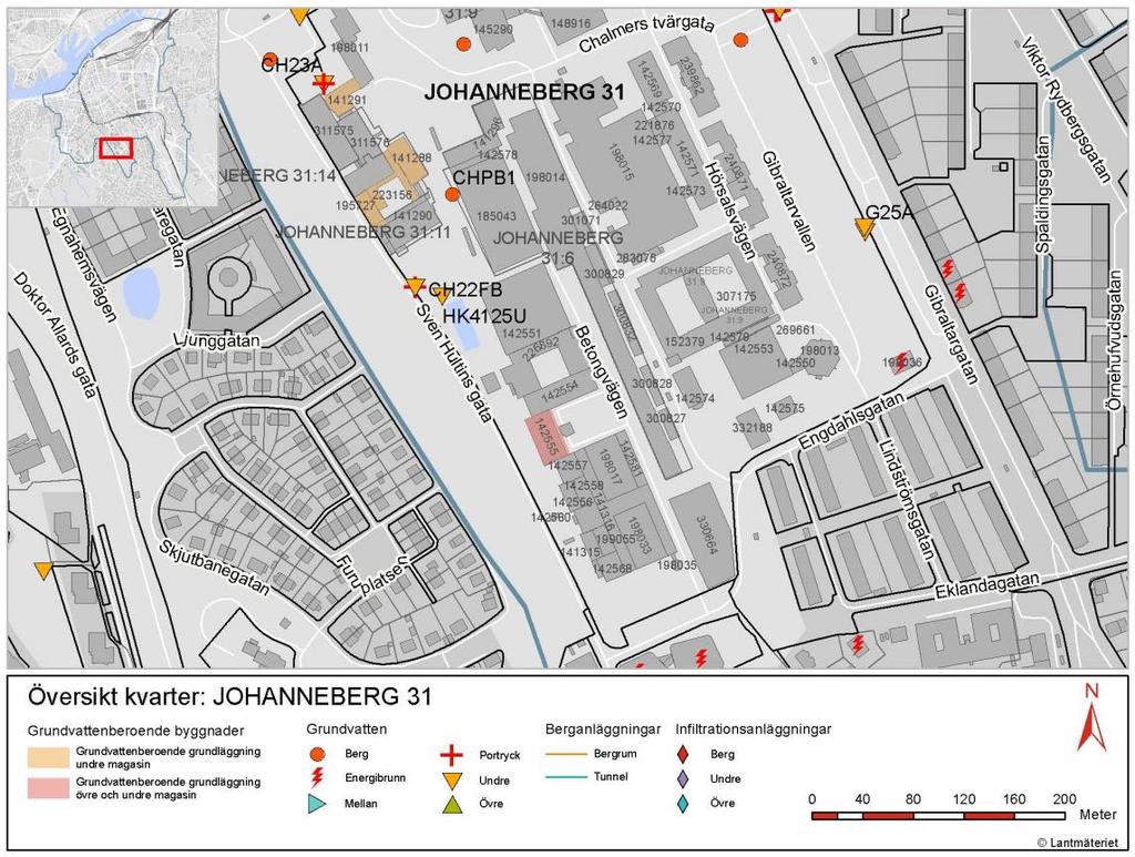 4 Grundläggning Kvarteret Johanneberg 31 består av sju fastigheter med 109 inventerade byggnader. Majoriteten av dessa byggnader ligger direkt på berg eller är grundlagda till fast botten.