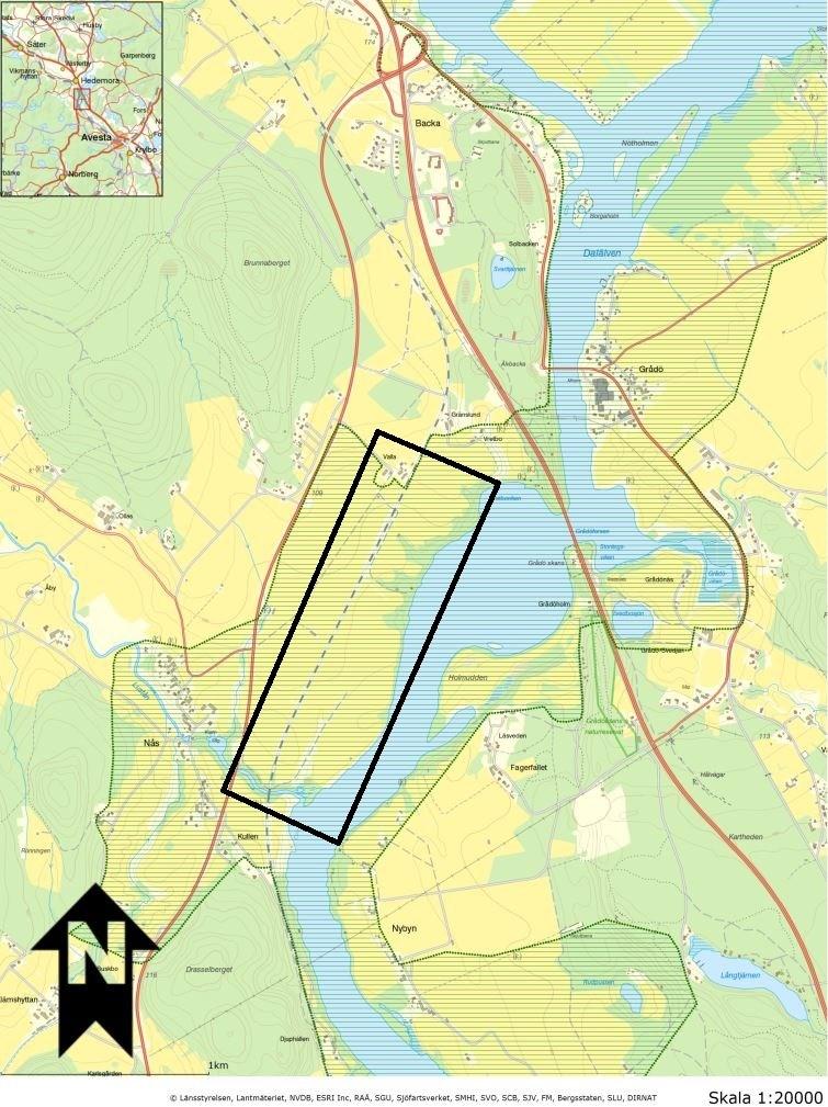 Figur 4. Område av riksintresse för naturmiljövården Hovran-Flinesjö streckat grönt, bedömt influensområde markerat med svart rektangel. Källa: WebGIS Externt planeringsunderlag Dalarnas län.