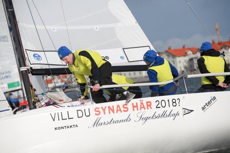 eller Youth Sailing Team med kläder eller annat