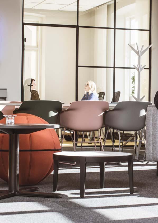 BALANSRÄKNING OCH EGET KAPITAL TILLGÅNGAR KONCERNENS BALANSRÄKNING I SAMMANDRAG, MKR 2019 31 mars 31 mars Förvaltningsfastigheter 21 479 19 739 20 802 Övriga anläggningstillgångar 32 60 54