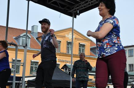 se ARRANGÖR: Linköping dancing team FEEL THE VIBE Med Arenaskolans dansprofil. NÄR: 24 april kl 19.