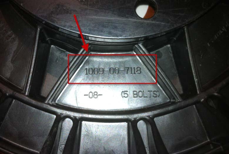 Les deux dernier chiffre de ce numéro représente le nombre de dents du barbotin. Figure 2 Part reference number and number of teeth on sprocket: 1009-00-7115... 15 teeth 1009-00-7116.