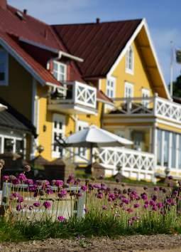 Välkommen Ni har korsat sundet och är nu på solen och vindarnas ö.