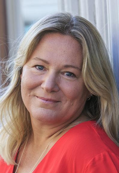 EN HÅLLBAR ÄLDREOMSORG FÖR BRUKARE OCH MEDARBETARE LOTTA DELLVE Lotta Dellve, professor i arbetsvetenskap.