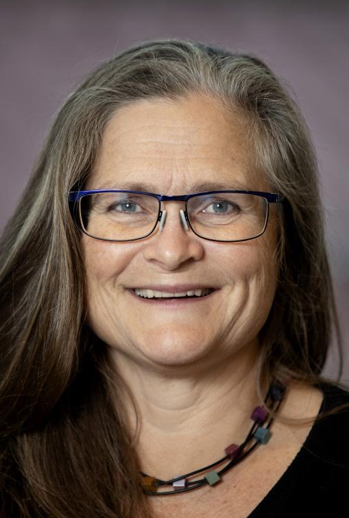 MEDIERNA SKAPAR STEREOTYPA BILDER AV ÄLDRE MARIA EDSTRÖM Maria Edström, docent i journalistik, medier och kommunikation, (JMG) vid Göteborg universitet.