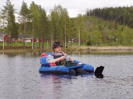 1. Fångstbegränsning; endast 3 stycken laxfiskar (regnbåge, röding, öring) får avlivas/fiskekort/dygn. Minimimått 30 cm.