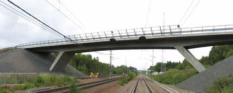 I framtiden kan vägen nyttjas för transporter till och från Dåva- området. I detta läge rekommenderas en plattrambro med sneda vingar, se figur.