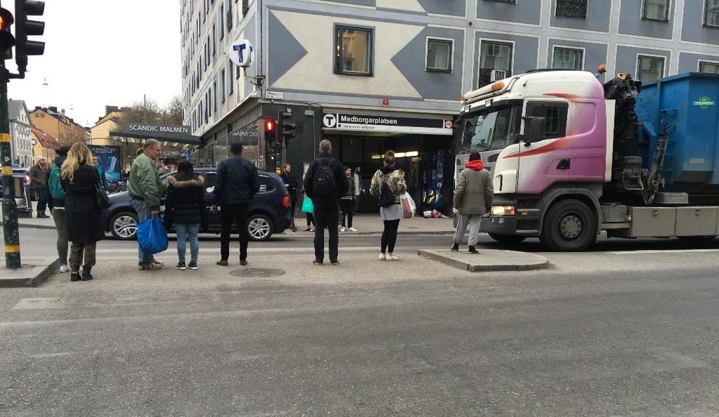 varierande tillgång på varor och tjänster som gör dem olika attraktiva för människor att upprätthålla sig vid.