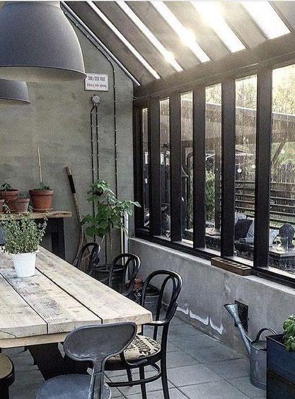 KVARTER Projektet består av ett antal väldefinierade bostadsgårdar, av olika storlek och karaktär, som tillsammans med de två flerfamiljshusen bildar