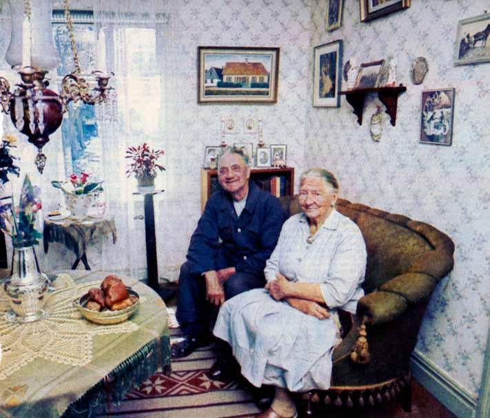 spis och kaminer eldade med ved, kol och briketter. Min mor, Rigmor Melin, f.