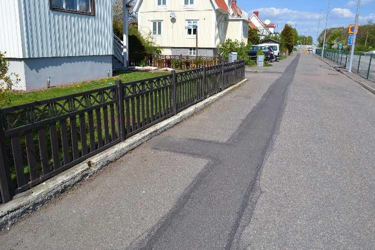 4.2.12 Återställning Återställning görs genom att ytan 10-20 cm bredvid båda sidor av frässpåret planfräses. Andra lokala krav på återställning kan förekomma och ska då följas.
