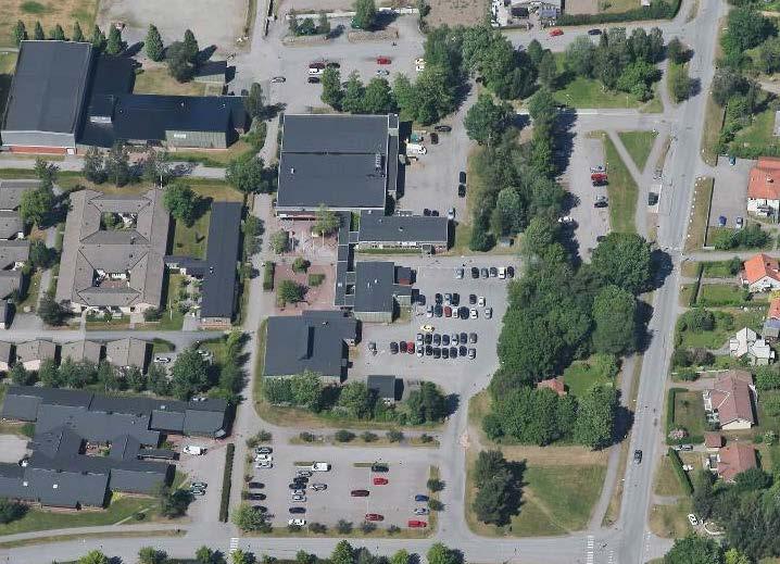 2 (7) Bakgrund Ansökan avser tillbyggnad av familjecentrum om ca 758 kvm inklusive en inglasad gång som binder samman tillbyggnaden med befintlig biblioteksbyggnad på Lindsdals centrum.