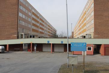 Exempel på småtunnlar Återgivning på karta Vid ett tillfälle passerar en tunnel ett streck för en opasserbar mur.