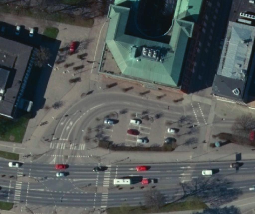 Undersökningsresultat Den östra draggropen (schakt 1) var 18 m² stor och grävdes till ett djup av mellan 1,3-1,5 meter, d v s till nivån mellan + 2,45 - +2,65 m ö h.