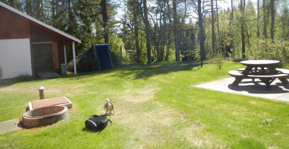 Bilaga 3 (4/16) Det är en liten nivåskillnad mellan vattenytan i ån och i vattenytan i brunnen.
