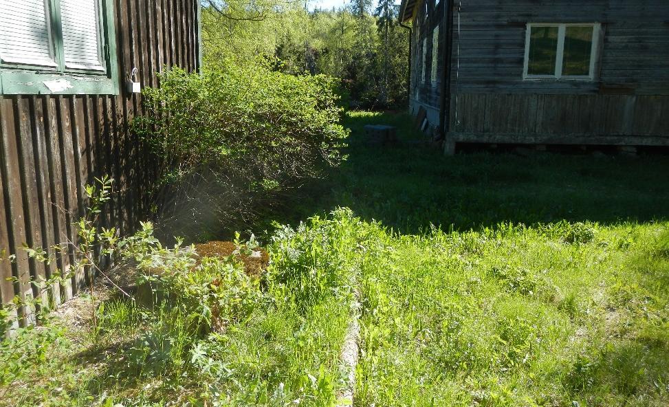 Bilaga 3 (6/16) Huvudbrunnen är 2,5 meter djup och vattennivån vid mättillfället var 1,92 m från ö.k.