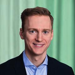 Universitet, konststudier vid Baruch College i New York samt studier vid Hyper Island i New York Mångfald och lämplighet: Erfarenheter från public relations och e-commerce, bland annat genom att