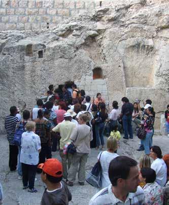 DAG 5 Vi Startar på Oljeberget, platsen för Jesu himmelsfärd, där vi läser bibeltexterna om Jerusalem och håller ett kortare morgonmöte.