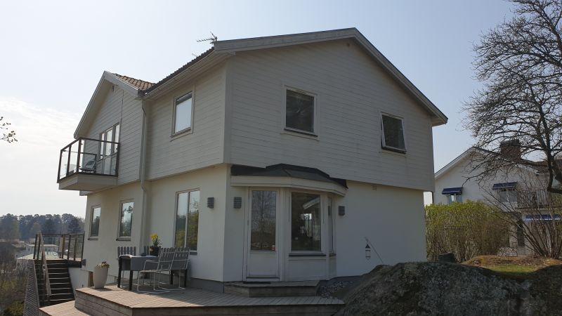 Utlåtande av Överlåtelsebesiktning Överlåtelse av fast egendom enligt jordabalken Dianavägen 9 Distribution: