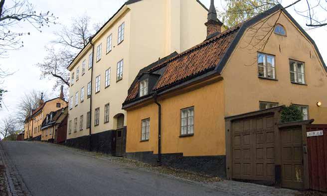 DET STORA HUSET VID YTTERSTA TVÄRGRÄND 7 HÖGST UPP OCH YTTERSTA TVÄRGRÄND 9 NÄRMAST. FOTO J. MALMBERG. medverkade även i projekteringen som Stockholms fastighetskontor ansvarade för.