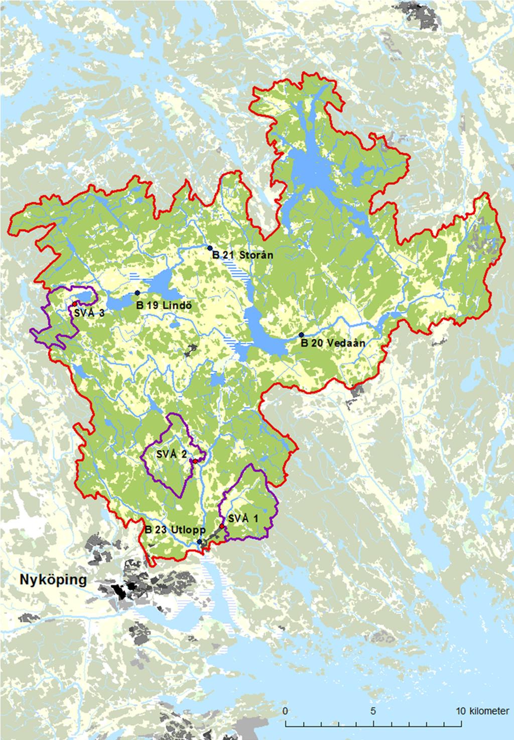 Figur 1. Svärtaåns avrinningsområde med sjöar, vattendrag, skogs- och åkermark.