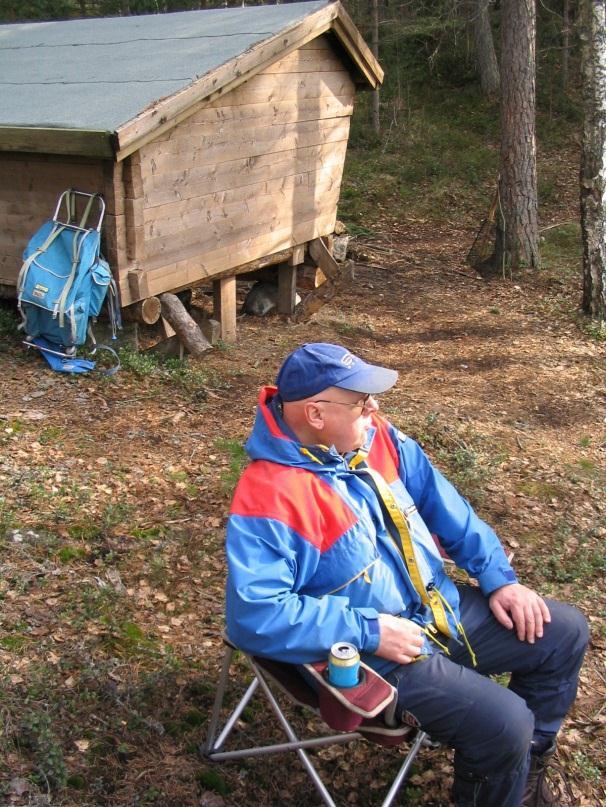 Jobbigt det där att vandra. Foto: B Palmehorn Ska det vara torr ved här?