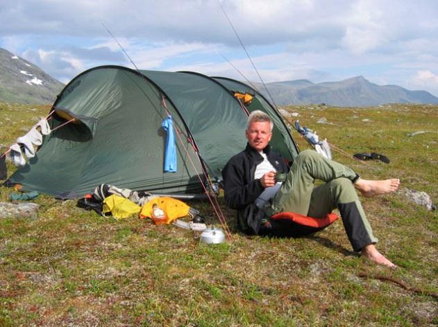 Foto: R Berndtzon Det var en nyfiken en som följde efter mitt blänke flera gånger. Jag bytte till en spinnare och fick den direkt, nästan i alla fall, för den slet sig strax innan målgång.
