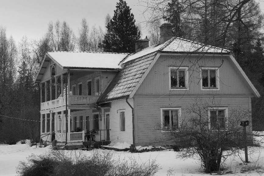 Anledningen till denna vaga kunskap kan vara att Kräggaholms bruk låg inne på Mora sockens mark, trots att det bara är drygt 4 km till Venjans kyrka.
