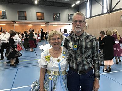 En av de verkliga pionjärerna För exakt 40 år sedan graduerades Anne-Catherine och Jörgen Glimtoft. Den gradueringen var starten för att squaredansen startade i Sverige.