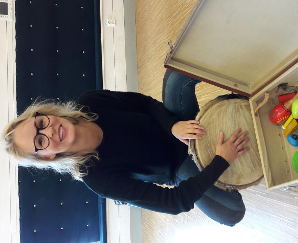 Workshops med Louise Lövmo Rytmik och sångstund för barn. Vad får det lov att va` att spela på idag? Ta vad du vill ha?