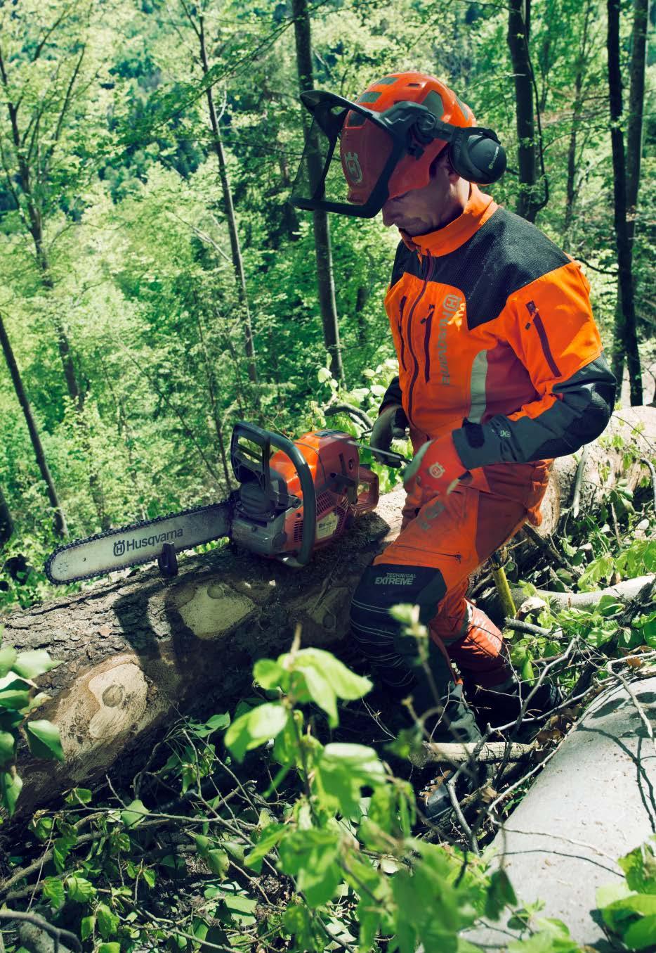 PERFORMANCE BY HUSQVARNA Husqvarnas produkter för skog, park och trädgård är resultatet av det unika samspelet mellan människa och maskin mellan vårt företag och de som använder vår utrustning för
